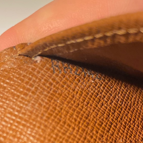 Used Louis Vuitton Multiple Wallet in Monogram - Picture 4 of 12